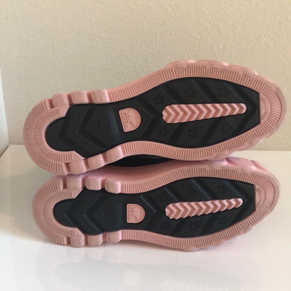Sorel Black and Pink Ankle Waterproof Rain Boots - Women’s 9 - Picture 6 of 7